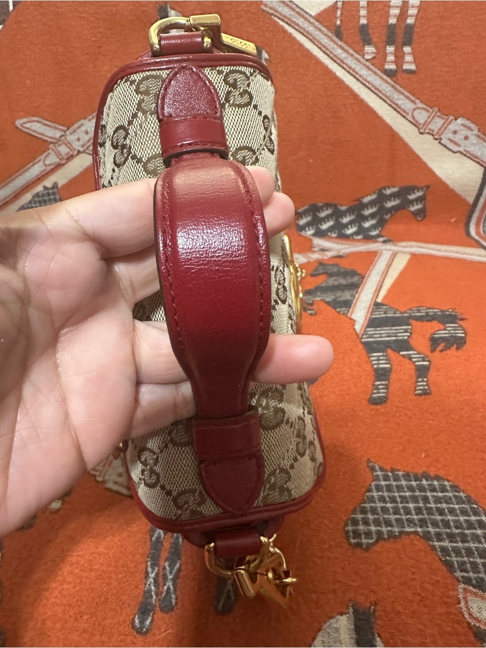 GUCCI ❤️🌟 BEIGE GG CANVAS TOP HANDLE SATCHEL W/ CHERRY RED TRIMMING ⭐️ - Picture 7 of 13